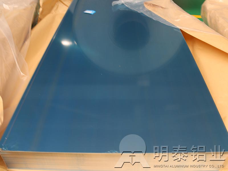 車(chē)廂用鋁板廠家_5系鋁合金硬度高、耐磨損，受到貨車(chē)全鋁車(chē)廂親賴(lài)